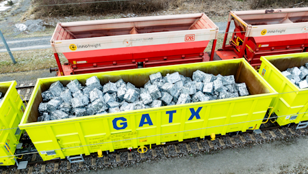 Erster ScanLoop-Zug erreicht Salzgitter: Zusammenarbeit von VOLVO Cars und Salzgitter AG Erster ScanLoop-Zug erreicht Salzgitter: Zusammenarbeit von VOLVO Cars und Salzgitter AG
